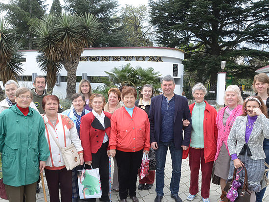 Никитский ботанический сад посетили гурзуфские инвалиды и пенсионеры 
