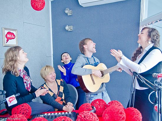 В Красноярске под покровом тайны готовится программа празднования пятилетия культовой радиостанции 