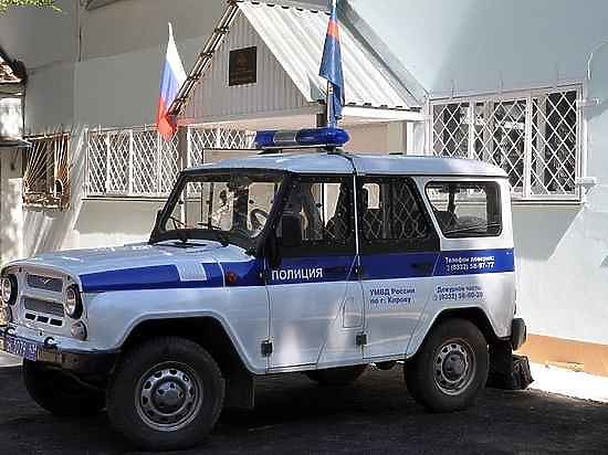 На двух жителей города Кирова напали в салоне автомобиля