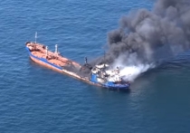 Министерство по чрезвычайным ситуациям Азербайджана опубликовало видео горящего в Каспийском море российского танкера «PALFLOT 2»