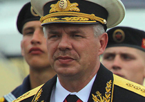 Председатель думского комитета по обороне Владимир Комоедов заверил, что Россия не позволит оскорблять командующего Черноморским флотом Александра Витко, задержание которого санкционировал суд в Киеве