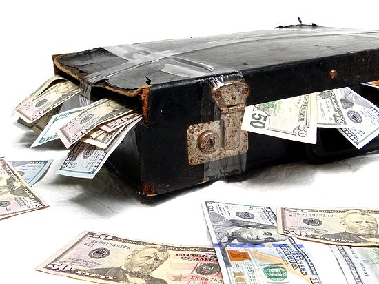 Донбасский криминалитет пытается обменять в российских банках помеченную валюту