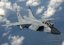 На военном аэродроме Толмачево в Новосибирске во время приземления получил повреждения истребитель МиГ-31