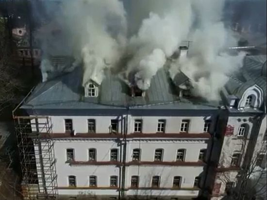 Жильцам квартир, пострадавших 1 мая от пожара в здании Зимней гостиницы на Валааме, будет предоставлено благоустроенное жилье