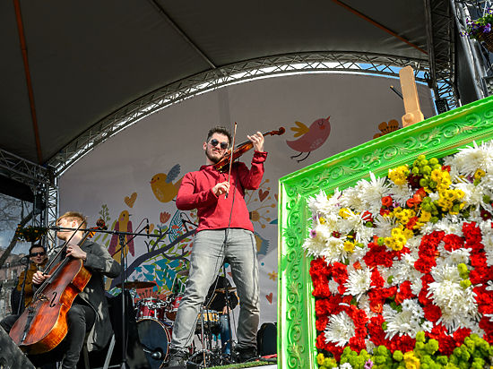 В столице продолжается фестиваль «Московская весна» и подписка на «Московский комсомолец» по суперльготной цене
