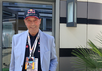 В четверг, через несколько дней после окончания этапа "Формулы 1" в Сочи, команда Red Bull Racing официально объявила, что расстается со своим основным пилотом, нашим Даниилом Квятом (финишировавшим на четвертом этапе пятнадцатым)