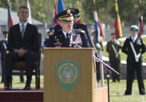 Новый главнокомандующий Объединенными вооруженными силами НАТО в Европе, американский генерал Кертис Скапаротти призвал членов Альянса быть готовыми к борьбе с "возрождающейся Россией"