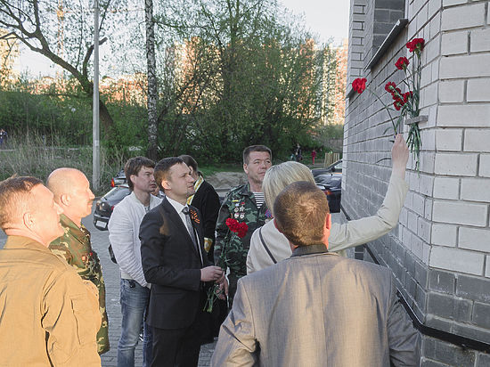 Памятник посвятили Герою России Николаю Смирнову 