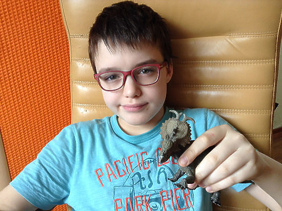 11-летний Степа Савельев, став самым известным российским школьником из-за своей любви к динозаврам, станет помогать больным детям.
