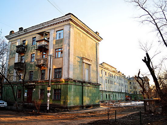 Дом на улице Героев стратосферы не приводили в порядок семьдесят семь лет