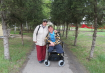 Максим Богдан — инвалид I группы, у него нет обеих ног и парализована левая сторона тела