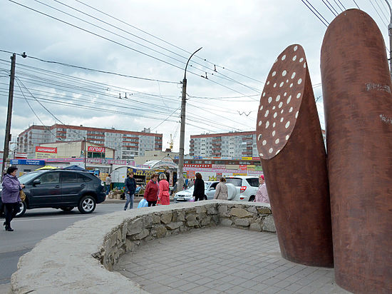 Памятник колбасе снесли в Новосибирске 