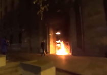 Дело о поджоге двери здания ФСБ на Лубянской площади художником- акционистом Петром Павленским начал рассматривать 18 мая по существу Мещанский суд столицы