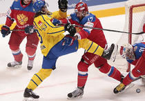 Начав домашний чемпионат мира за упокой – с унылого поражения чехам, сборная России завершила его гладкую часть за здравие – фестивальной победой над шведами
