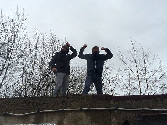 Во Владивостоке раскрыли банду подростков, нападавших на тех,  кто не так одет