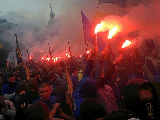 Националисты протестовали против выборов в Донбассе