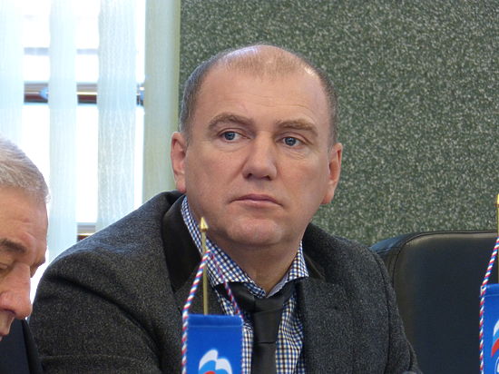 Депутат Заксобрания вынес на обсуждение законопроект, против которого сам яростно выступал пол года назад