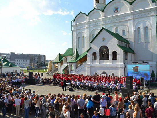 В Барнауле прошли торжественные мероприятия, приуроченные к празднику