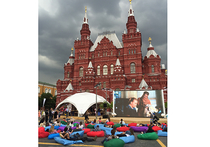 На второй день книжным фестивалем «Красная площадь» завладела кинолихородка