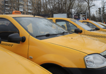Неожиданный поворот произошел в противостоянии таксистов и сотрудников ДПС в Москве, которых поссорили световые короба (лайтбоксы) на крышах такси