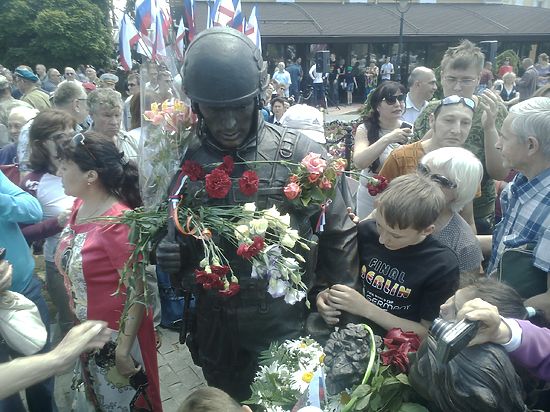 "Эти люди спасли нас от хаоса!" - в Крыму обсуждают открытие патриотического памятника