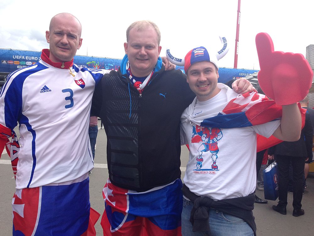 Российские болельщики поделились своими впечатлениями от матча со Словакией