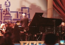Открытые и доступные любому желающему концерты пианиста Дениса Мацуева и саксофониста Игоря Бутмана впервые прошли в Иркутске 4 июня в День города