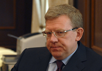 Бывший министр финансов Алексей Кудрин выступил с критическими замечаниями в адрес экономических властей на форуме в Петербурге