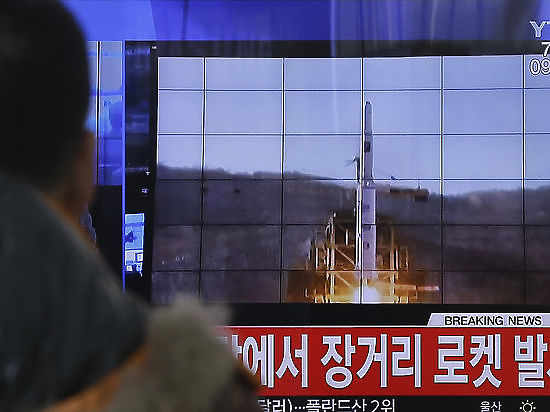 Официальный Токио не исключает, что ракета, запущенная КНДР, была среднего радиуса действия