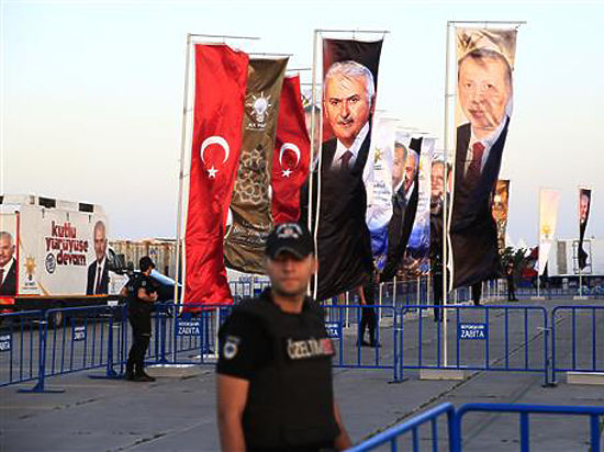 Турецкий премьер заявил, что ни о каких компенсациях речь не шла