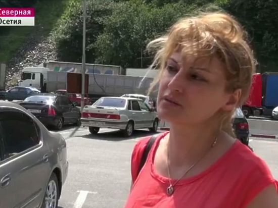 Из-за схода мели закрылась автомобильная дорога и пункт пропуска между Россией и Грузией
