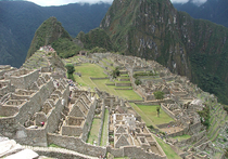 В пятнадцати минутах пути от древнего города Мачу-Пикчу в Перу ученые обнаружили два наскальных изображения