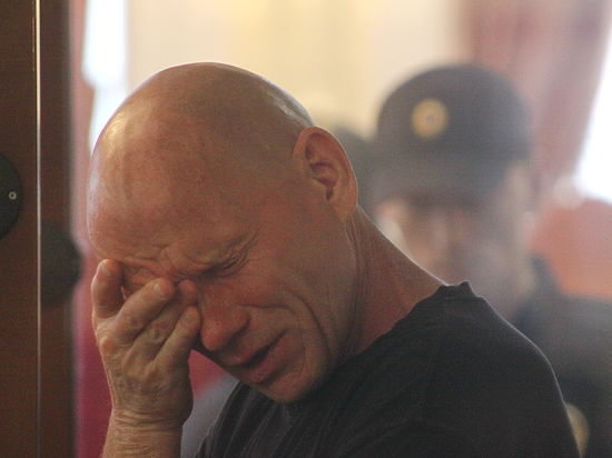 Олегу Белову, зарезавшему шесть своих детей, жену и мать, дали пожизненный срок