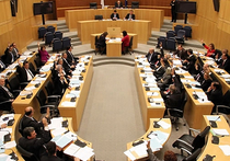 Депутаты Кипра, вслед за французскими Нацсобранием и Сенатом, четырьмя региональными парламентами Италии, приняли резолюцию за отмену антироссийских санкций