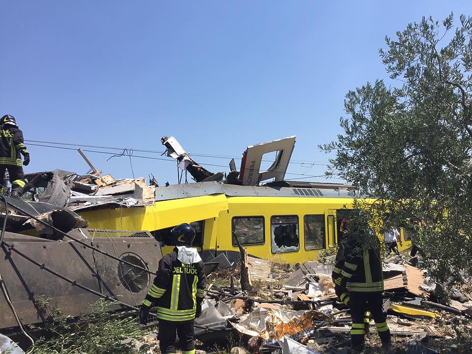 В Италии разбились два поезда: число жертв достигло 20