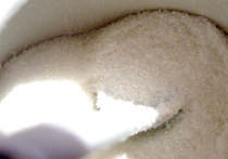 Австралийские исследователи, представляющие Университет Сиднея, доказали, что люди, решившие отказаться от сахара в пользу сахарозаменителей, могут не похудеть, а напротив, набрать вес