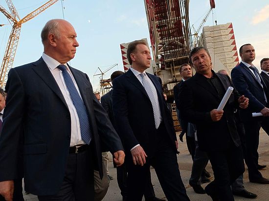 Первый вице-премьер РФ провел совещание по вопросам строительства футбольного стадиона к ЧМ-2018