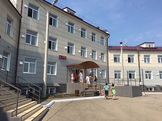 Сергей Левченко осмотрел новую поликлинику, детский сад и фермерское хозяйство в Аларском районе