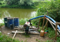 Тепличное хозяйство ООО «Шыр-Шыр» хранит химические удобрения на берегу реки и сливает их в воду в непосредственной близости от Протвино
