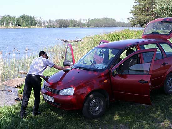 На побережье Селенги и Байкала регулярно «ловят» отдыхающих на машинах, которые не соблюдают правила стоянки