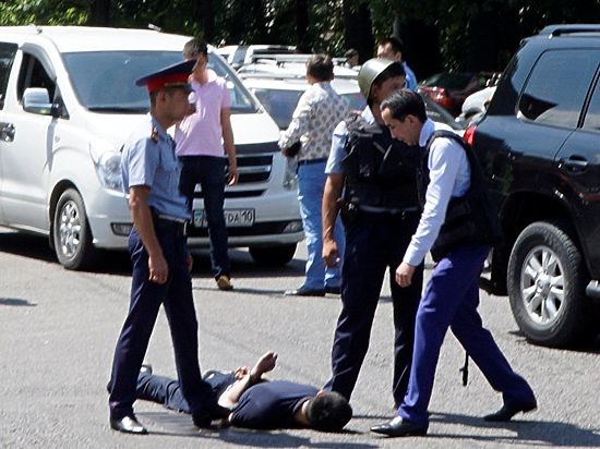 Молчание спецслужб породило волну дезинформации в кровавый понедельник в Алматы