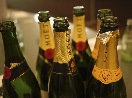 Настоящее шампанское в рознице теперь должно стоить не меньше 164 рублей за бутылку