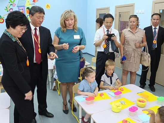 Китайцам показали «Дворец детской радости»