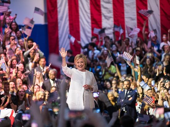Кандидатура Клинтон утверждена на съезде Демократической партии в Филадельфии

