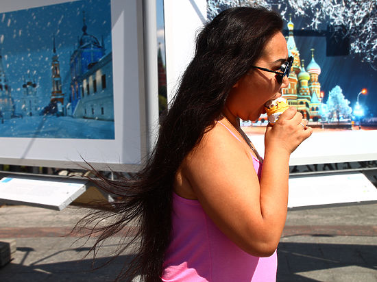 Жители Утты, где зафиксирован температурный рекорд России, рекомендуют больше пить