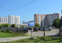 Речь идет об автомобильной стоянке в мкр. Ивановские Дворики, которая была незаконно продана бывшим мэром Павлом Залесовым аффилированной компании. 