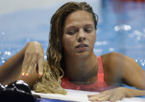 Ирландская спортсменка Фиона Дойл, проигравшая в полуфинальном заплыве на дистанции 100 метров, назвала обманщицей российскую чемпионку Юлию Ефимову