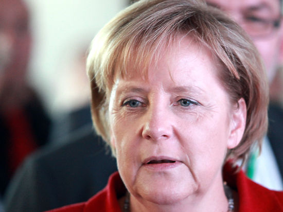 Миграционный кризис привел к резкому снижению популярности главы немецкого правительства. В политической элите страны началось обсуждение кандидатуры преемника