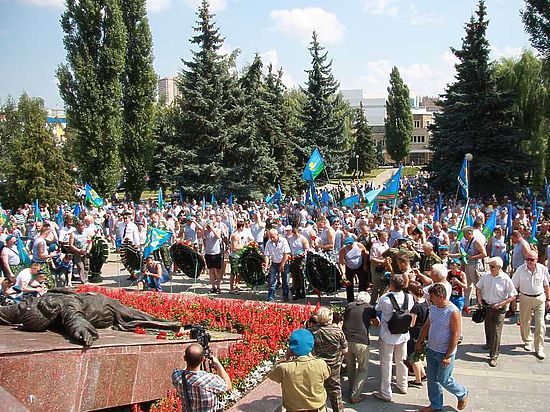 2 августа в России отмечался профессиональный праздник, который с радостным волнением ждут все до одного россияне