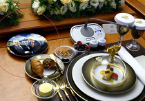 Присутствовавшие на исторической встрече двух президентов — России и Турции — обратили внимание на странную сервировку обеденного стола (он же стол переговоров)